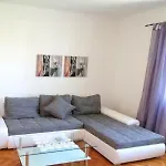 Dvorska Apartament *